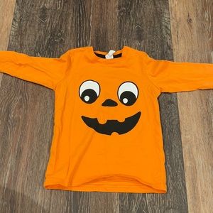 H&M pumpkin shirt